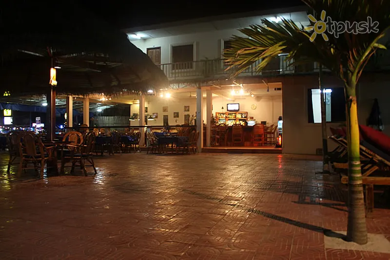 Фото отеля Beach Club Resort 3* Сиануквиль Камбоджа бары и рестораны