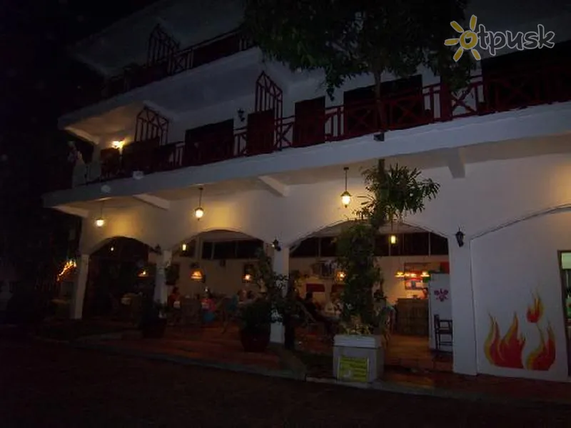 Фото отеля Orchidee Guest House 3* Сиануквиль Камбоджа экстерьер и бассейны