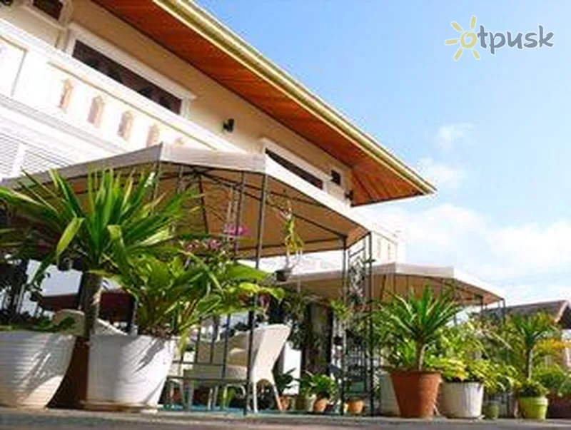 Фото отеля Hotel de LYON 3* Луанг Прабанг Лаос екстер'єр та басейни