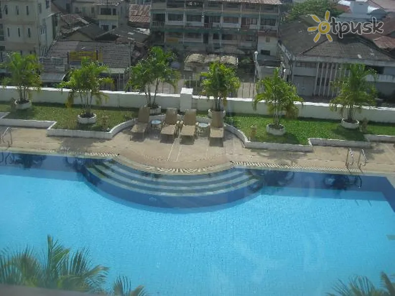 Фото отеля Lao Plaza Hotel 4* Вьентьян Лаос экстерьер и бассейны