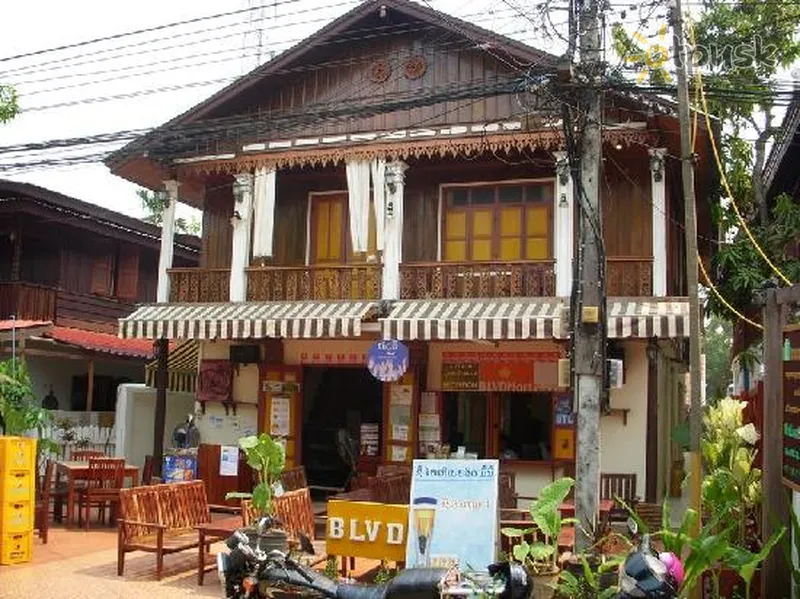 Фото отеля New Daraphet Villa 2* Луанг Прабанг Лаос экстерьер и бассейны