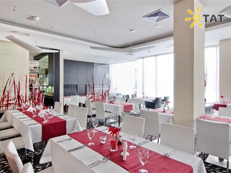 Фото отеля Holiday Inn Prague Airport 4* Прага Чехія бари та ресторани