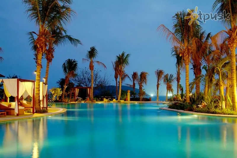 Фото отеля Aegean Jianguo Suites Resort 5* о. Хайнань Китай екстер'єр та басейни