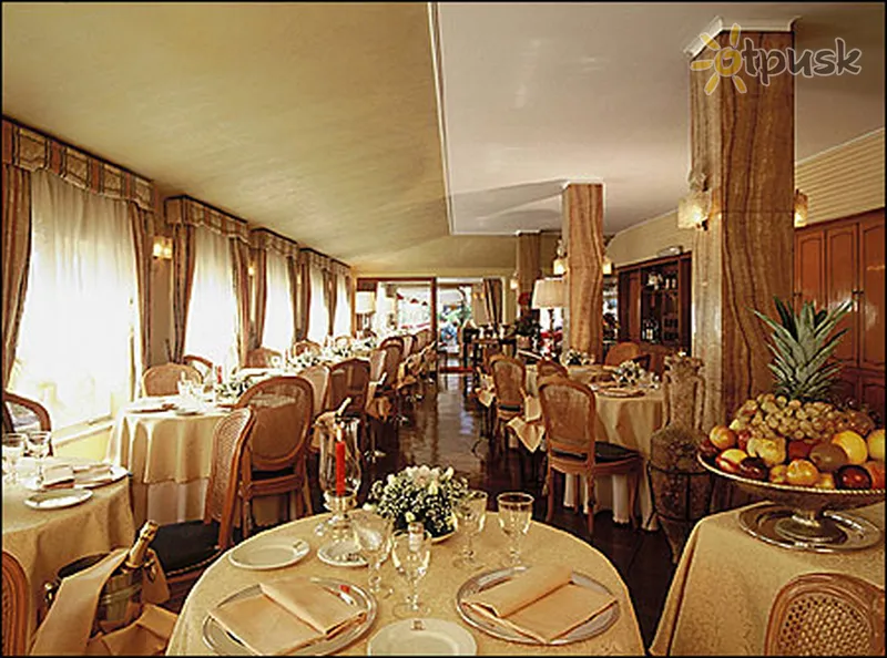Фото отеля Forum Hotel 4* Roma Itālija bāri un restorāni