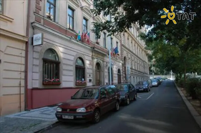 Фото отеля Hotel Petr 3* Прага Чехія екстер'єр та басейни