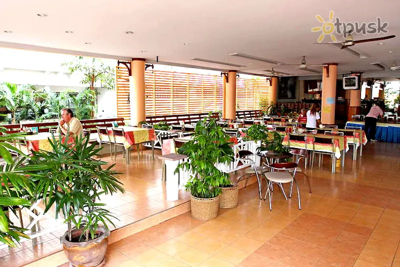 Фото отеля Queen Pattaya Hotel 2* Паттайя Таиланд бары и рестораны