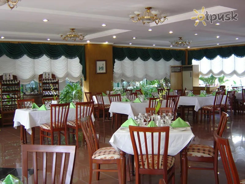 Фото отеля Imperial Garden Villa & Hotel 4* Пномпень Камбоджа бары и рестораны