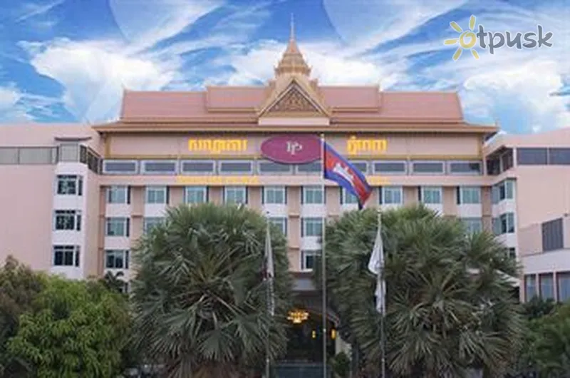Фото отеля Phnom Penh Hotel 5* Пномпень Камбоджа экстерьер и бассейны