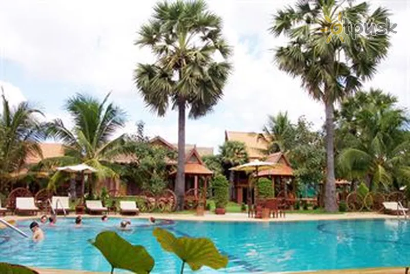 Фото отеля Apsara Angkor Hotel 4* Siem Rypas Kambodža išorė ir baseinai