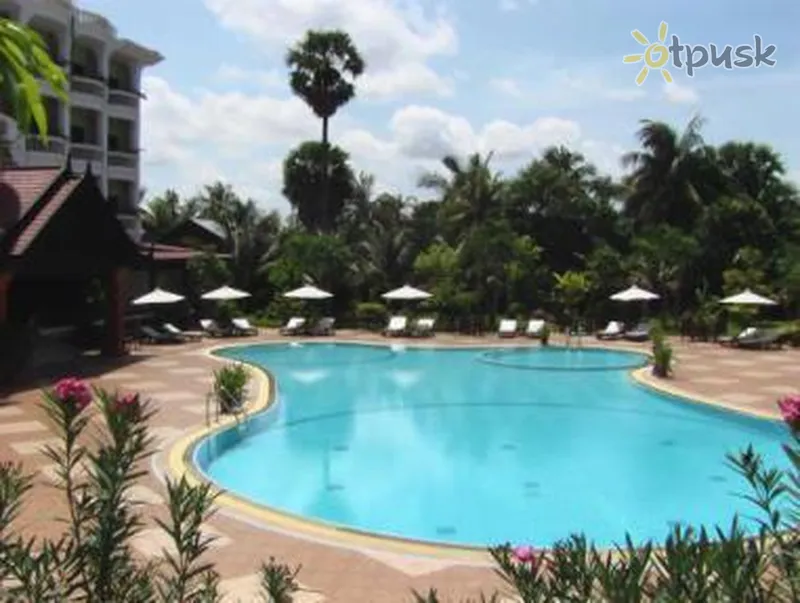 Фото отеля Borei Angkor Resort & Spa 5* Сієм Рієп Камбоджа екстер'єр та басейни