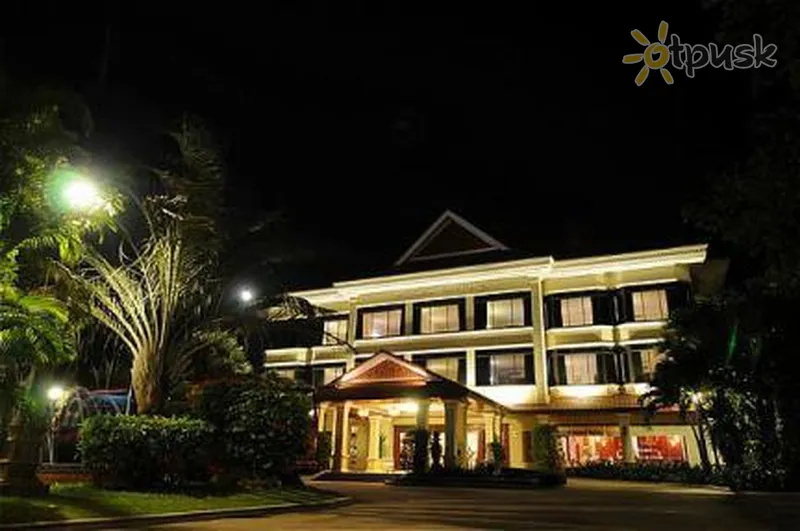 Фото отеля Khemara Angkor Hotel 4* Siem Rypas Kambodža išorė ir baseinai