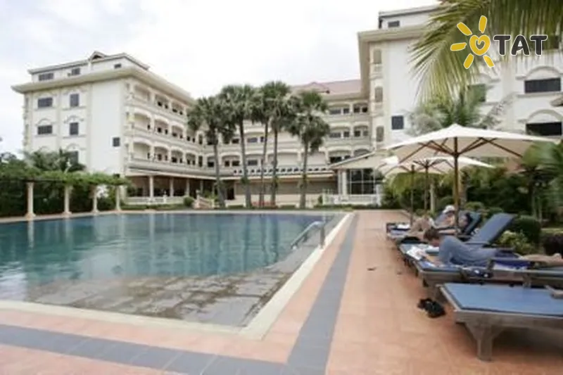 Фото отеля Kingdom Angkor Hotel 4* Сієм Рієп Камбоджа екстер'єр та басейни