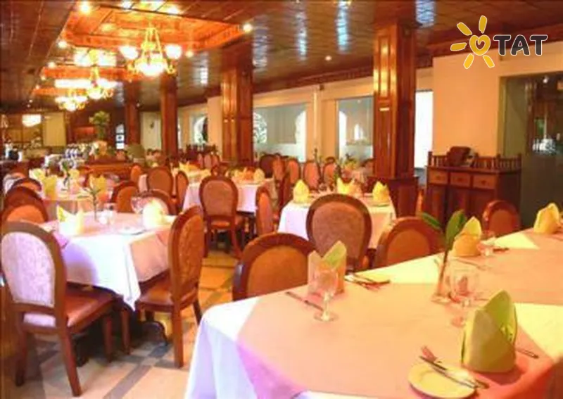 Фото отеля Majestic Angkor Hotel 4* Сієм Рієп Камбоджа бари та ресторани