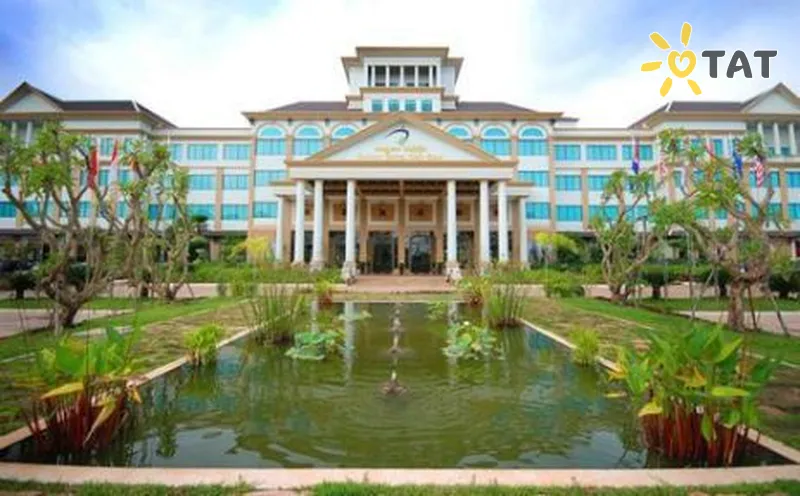Фото отеля Pacific Hotel & Spa 4* Сієм Рієп Камбоджа екстер'єр та басейни