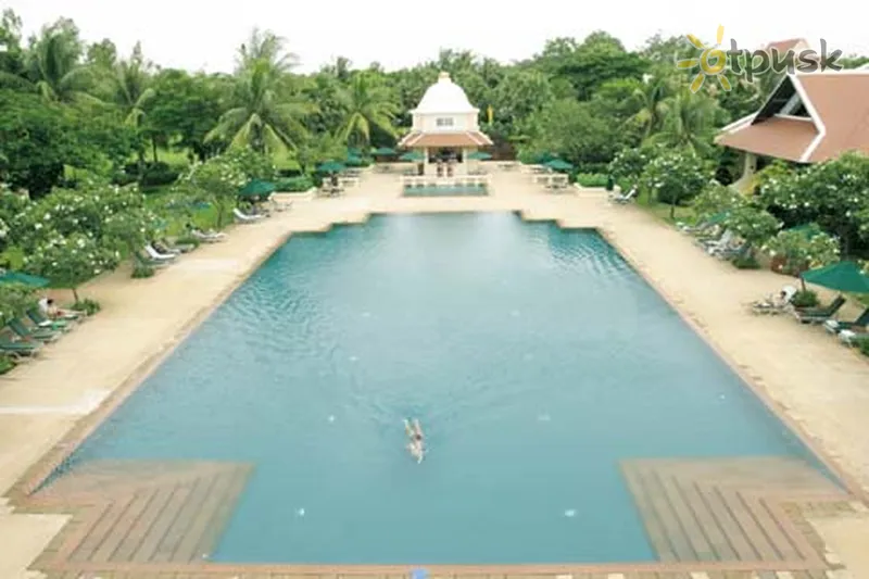 Фото отеля Raffles Grand Hotel D'Angkor 5* Siem Reapa Kambodža ārpuse un baseini