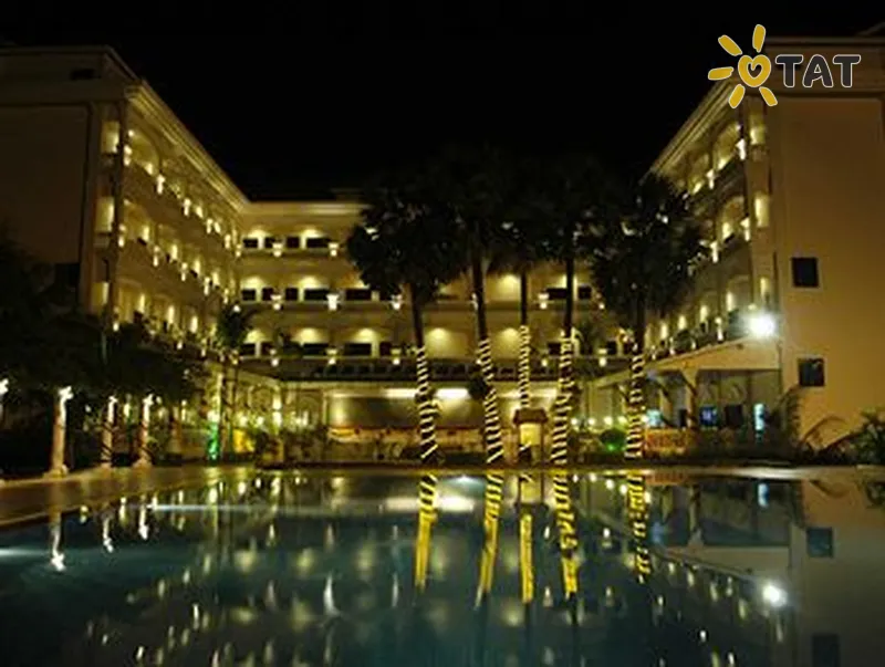 Фото отеля Ree Hotel 4* Сієм Рієп Камбоджа екстер'єр та басейни