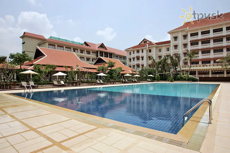 Фото отеля Royal Angkor Resort 5* Сием Риеп Камбоджа экстерьер и бассейны