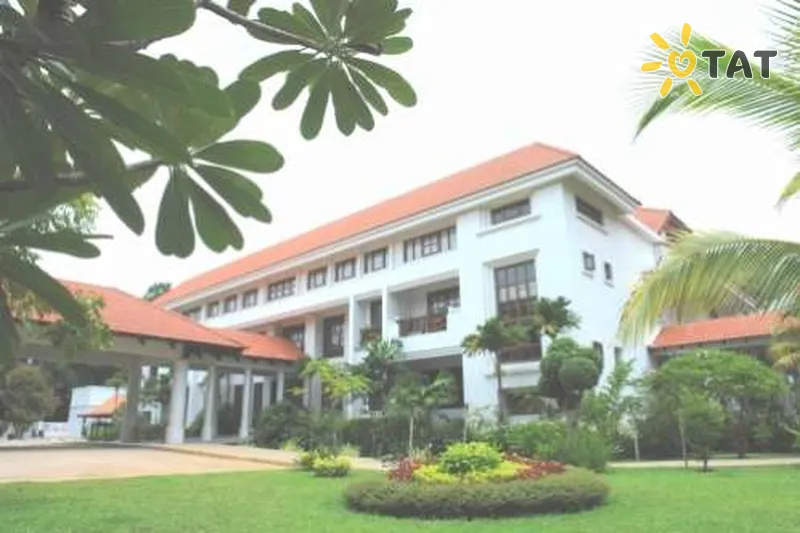 Фото отеля Royal Bay Inn Angkor Resort 4* Сієм Рієп Камбоджа екстер'єр та басейни
