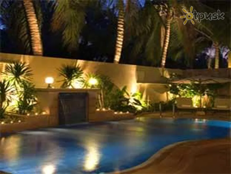 Фото отеля Auberge Mont Royal D'Angkor Hotel 3* Siem Rypas Kambodža išorė ir baseinai