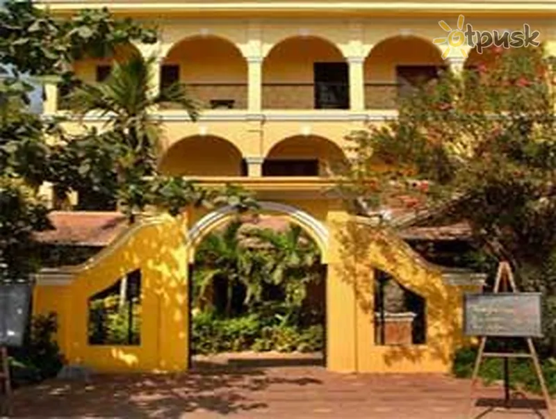 Фото отеля Auberge Mont Royal D'Angkor Hotel 3* Siem Rypas Kambodža išorė ir baseinai