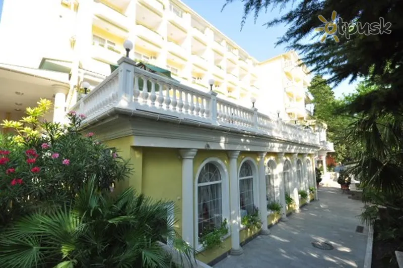 Фото отеля Времена Года 3* Jalta Krima ārpuse un baseini