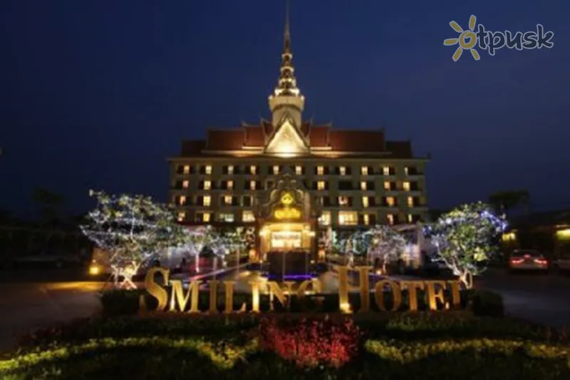 Фото отеля Smiling Hotel & Spa 4* Сием Риеп Камбоджа экстерьер и бассейны