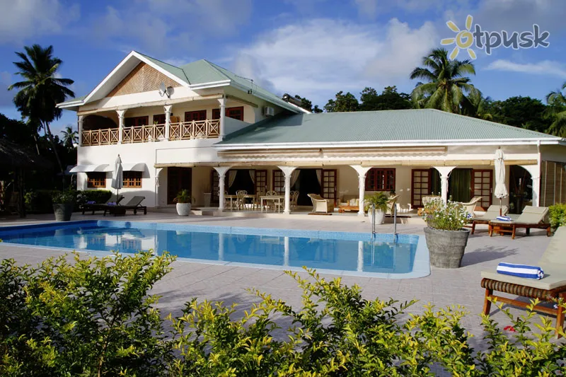 Фото отеля Villa De Cerf 4* о. Маэ Сейшельские о-ва экстерьер и бассейны