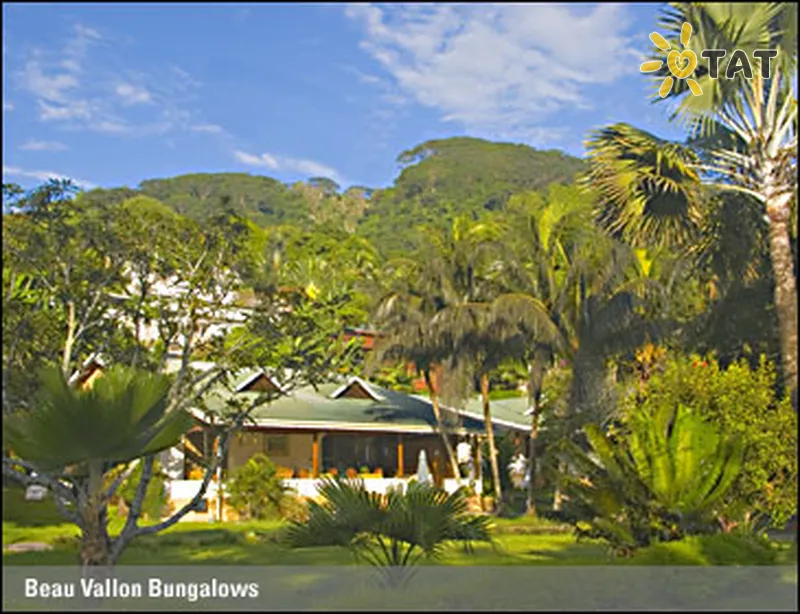 Фото отеля Beau Vallon Bungalows 2* о. Маэ Сейшельские о-ва экстерьер и бассейны