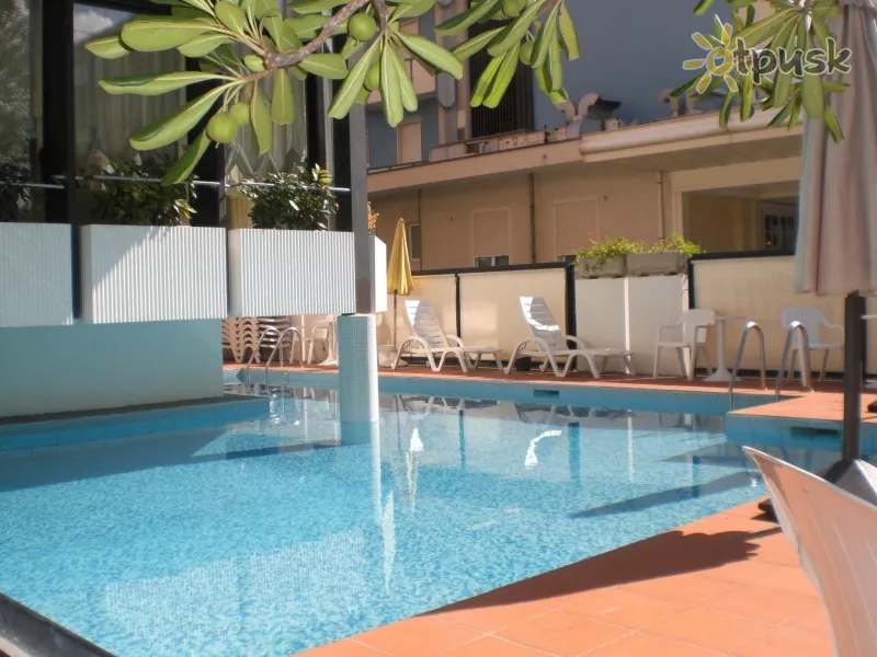 Фото отеля Grand Meeting Hotel 3* Ріміні Італія екстер'єр та басейни