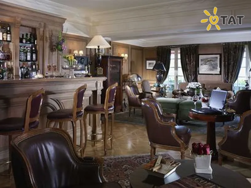 Фото отеля Le Vendome Beirut InterContinental 4* Бейрут Ліван бари та ресторани