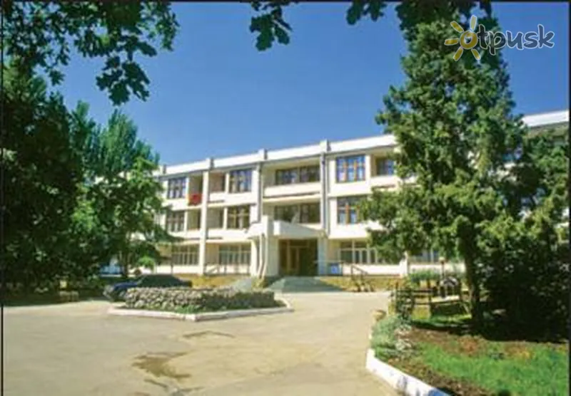 Фото отеля Сокол 2* Судак Крым экстерьер и бассейны