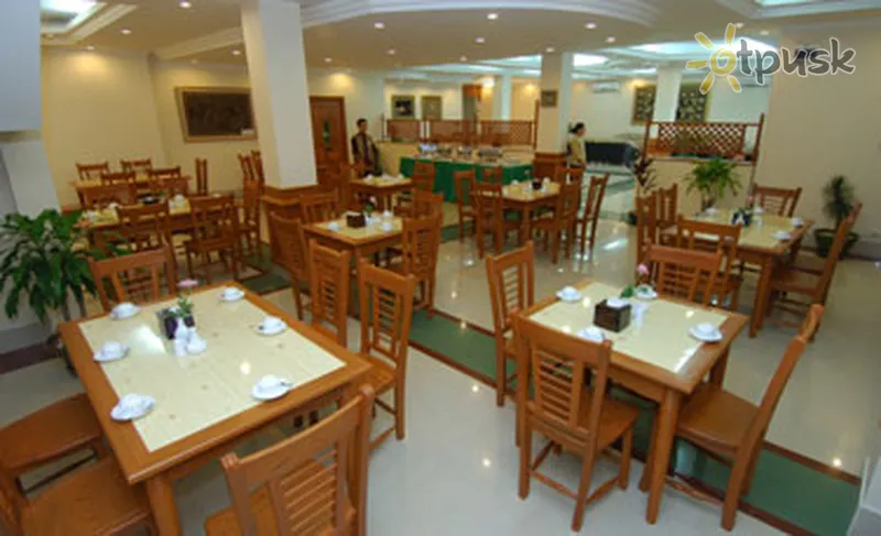 Фото отеля Grand Palace Hotel 4* Янгон М'янма бари та ресторани