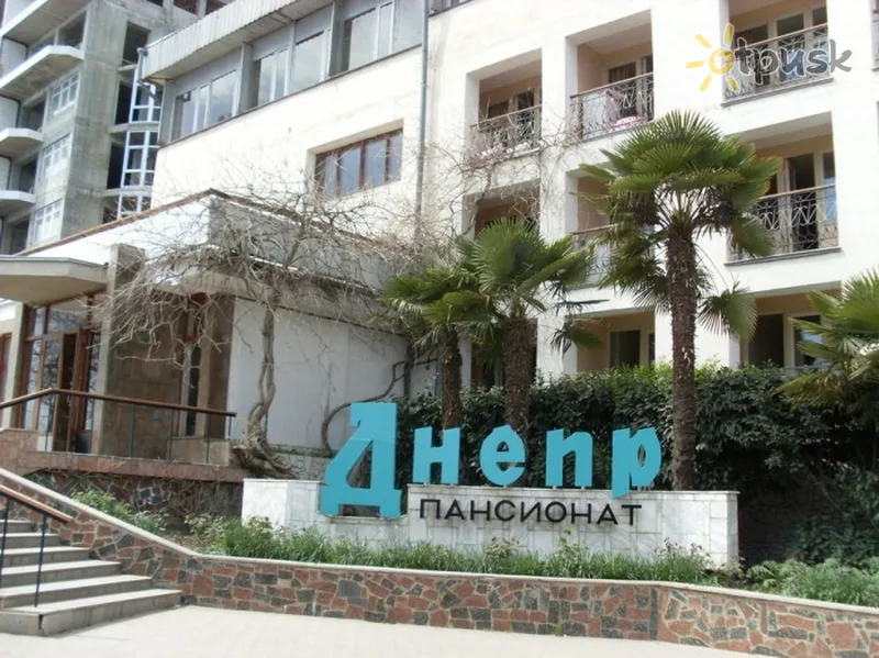 Фото отеля Днепр 3* Алушта Крым экстерьер и бассейны