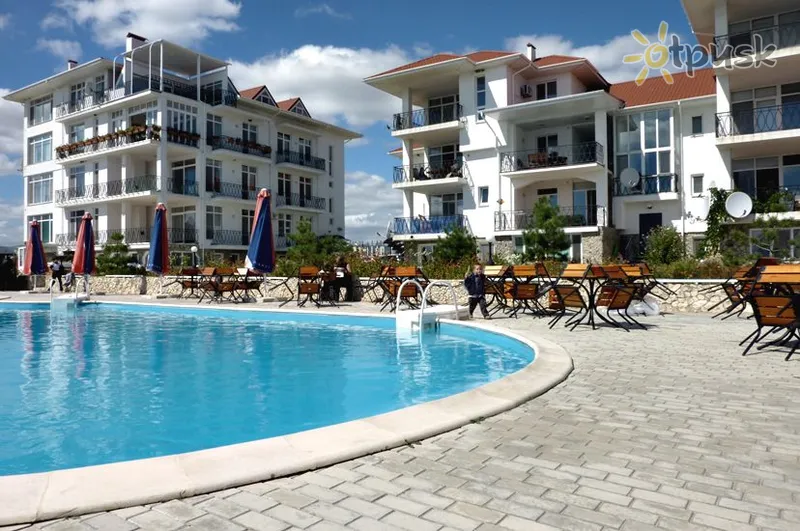 Фото отеля ДІМ 2* Коктебель Крим екстер'єр та басейни