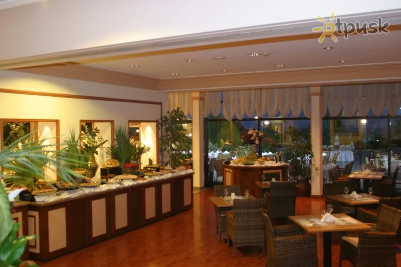Фото отеля Merit Crystal Cove Hotel 5* Кириния Кипр бары и рестораны