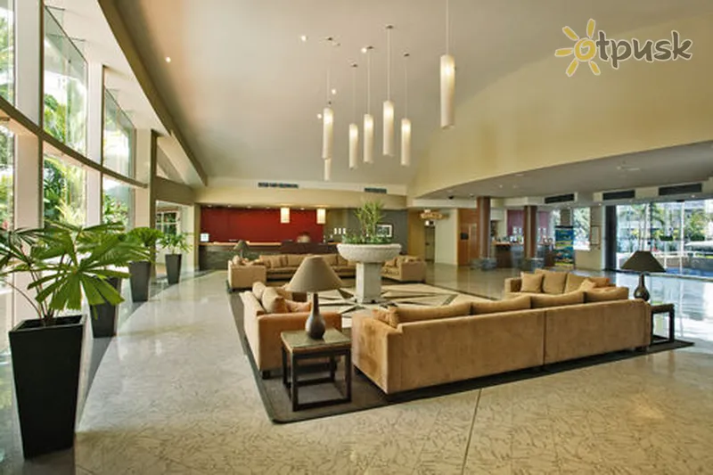 Фото отеля Holiday Inn Cairns 4* Kernsas Australija fojė ir interjeras