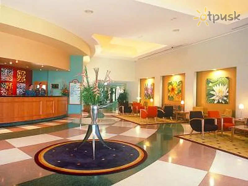 Фото отеля Mercure Hotel Harbourside Cairns 3* Kērnsa Austrālija vestibils un interjers
