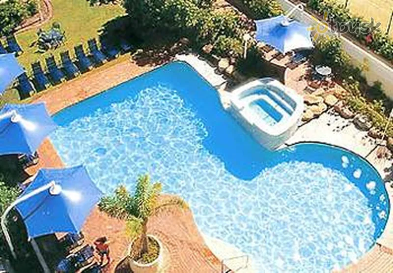 Фото отеля Grand Chancellor Surfers Paradise Resort 4* Золотой Берег Австралия экстерьер и бассейны