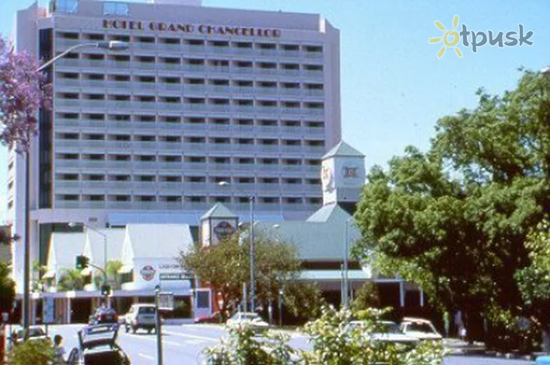 Фото отеля Hotel Grand Chancellor Brisbane 3* Брисбен Австралия экстерьер и бассейны