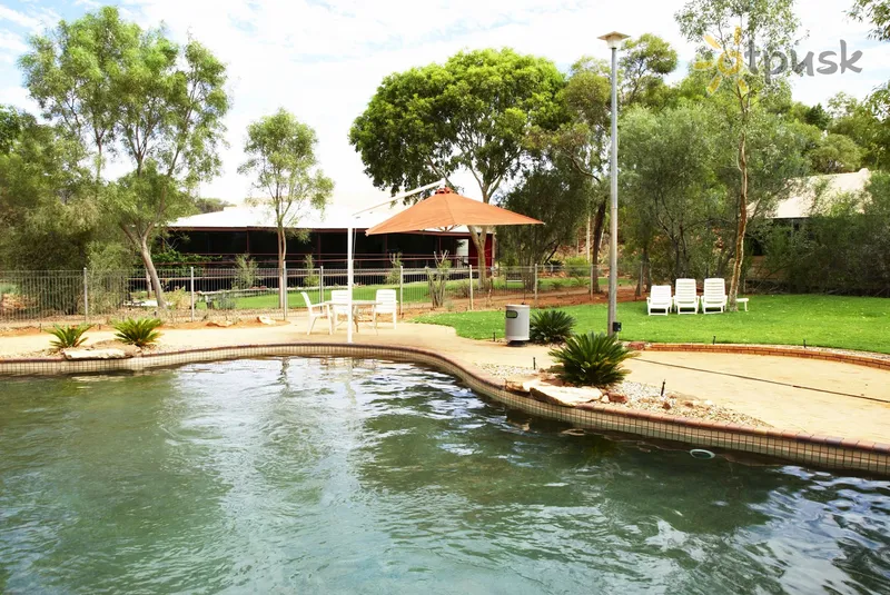 Фото отеля Kings Canyon Resort 4* Eiersa roka Austrālija ārpuse un baseini
