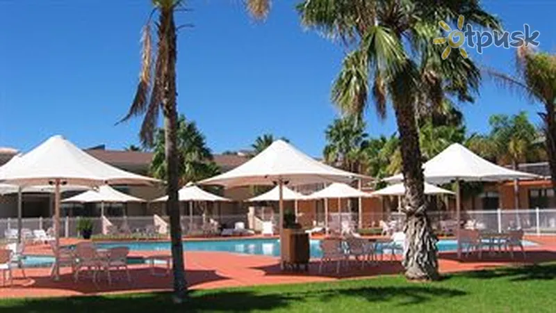 Фото отеля Lasseters Hotel Casino 4* Алис Спрингс Австралия экстерьер и бассейны