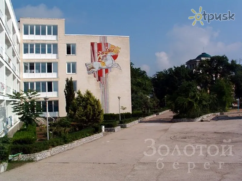 Фото отеля Золотой Берег 3* Евпатория Крым экстерьер и бассейны
