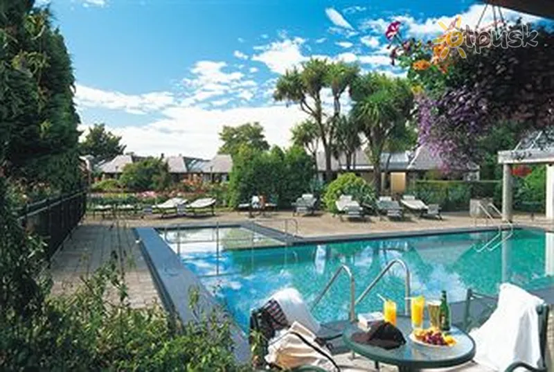 Фото отеля Distinction Te Anau Hotel & Villas 4* Te Anau Jaunzēlande ārpuse un baseini