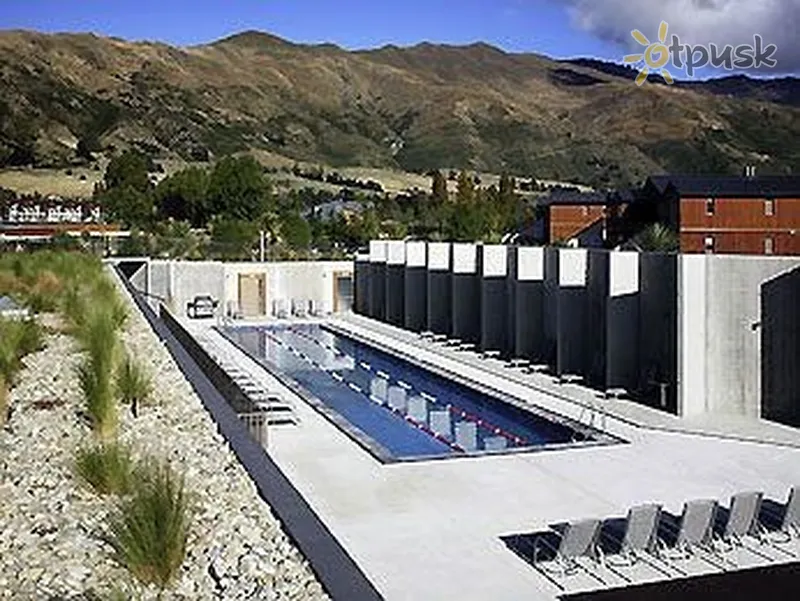 Фото отеля Grand Mercure Oakridge Resort Lake Wanaka 4* Ванака Новая Зеландия экстерьер и бассейны