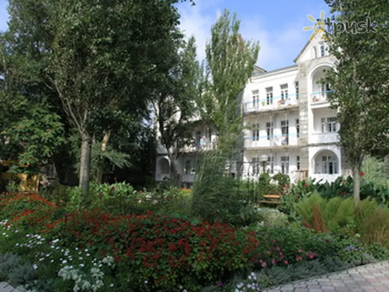 Фото отеля Ударник 2* Євпаторія Крим екстер'єр та басейни