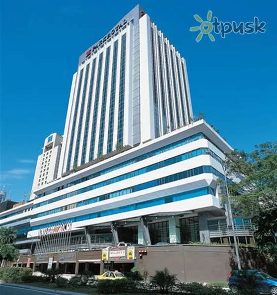 Фото отеля Park Royal Kuala Lumpur 5* Куала-Лумпур Малайзия экстерьер и бассейны