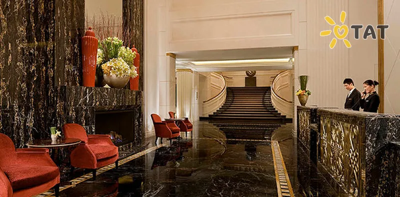 Фото отеля The Peninsula Shanghai Hotel 5* Шанхай Китай лобби и интерьер