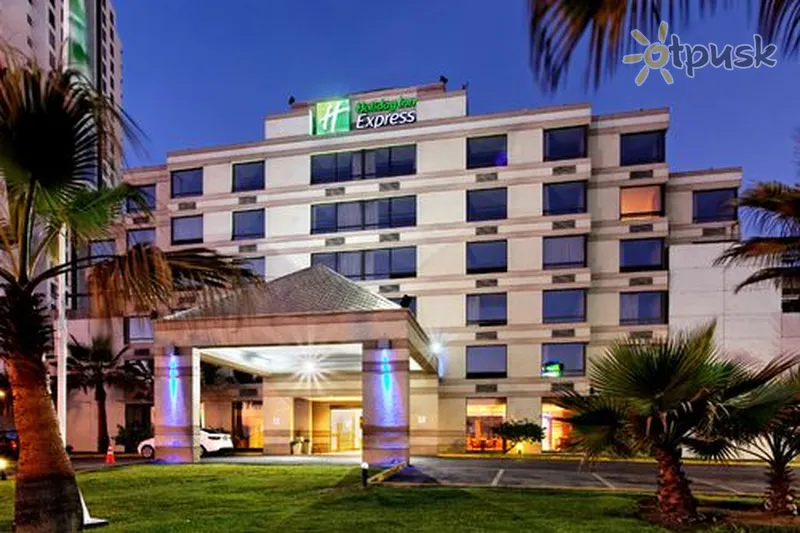 Фото отеля Holiday Inn Express 3* Ікіке Чилі екстер'єр та басейни