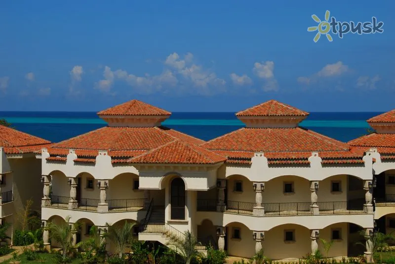 Фото отеля Blue Ocean Reef Resort 5* par. Roatan Hondurasa ārpuse un baseini