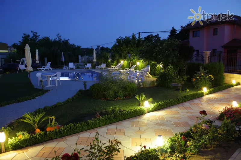 Фото отеля Vega Hotel 3* Св. Костянтин та Олена Болгарія екстер'єр та басейни
